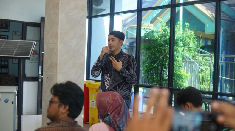 item number 5 of Muhammad Zanuar's gallery