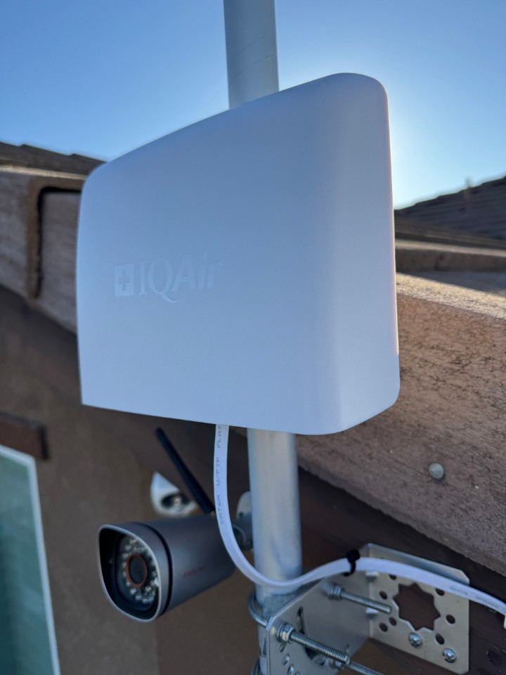 IQAir expander icon